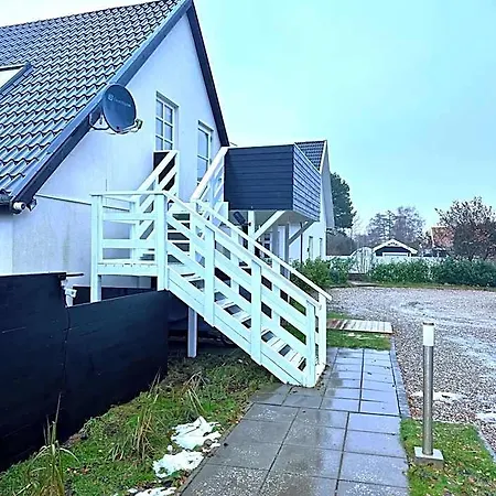 Cozy One Bedroom Near The Sea Апартаменты *