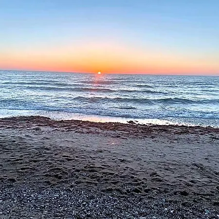 Cozy One Bedroom Near The Sea 티스빌델레제