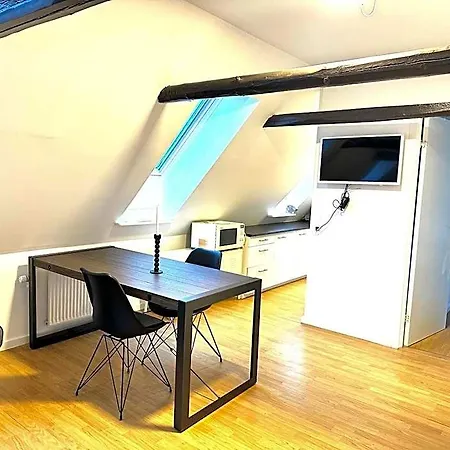 아파트 Cozy One Bedroom Near The Sea 티스빌델레제