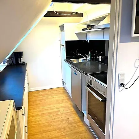 Cozy One Bedroom Near The Sea 아파트